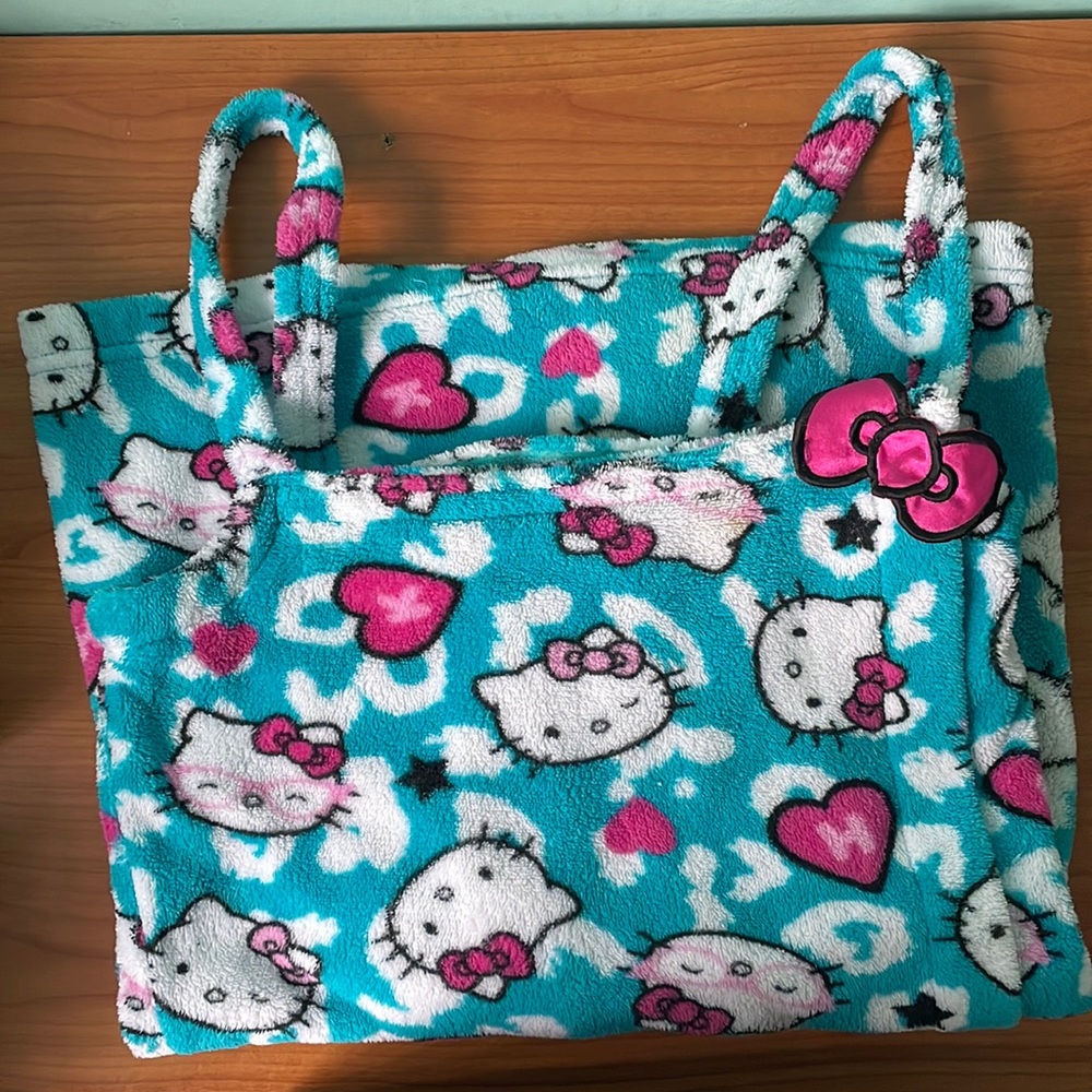 Hello Kitty Wrap Towel